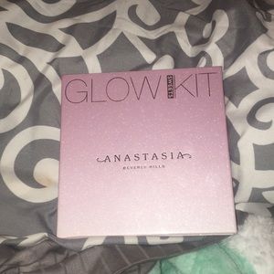 Anastasia beverly hills glow kit